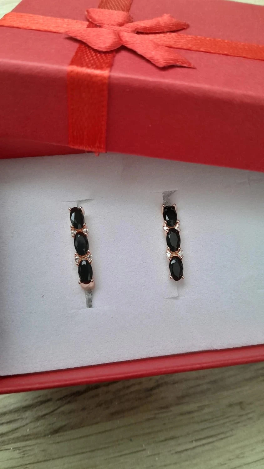 Pendientes dorados y negros – photo 2
